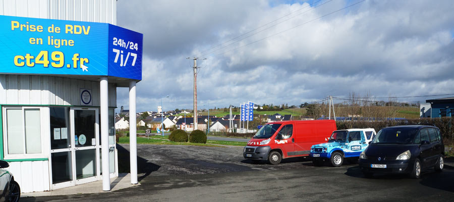Stationnez facilement à votre arrivée au centre de contrôle technique de Montjean-sur-Loire