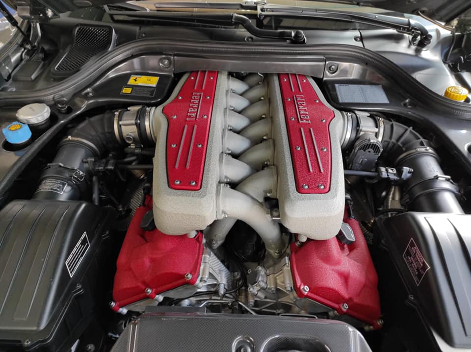 Ferrari 599 Vue moteur contrôlée au Contrôle technique automobile, contrôle technique camping cars et contrôle technique utilitaires jusqu'à 3.5 T à Varades