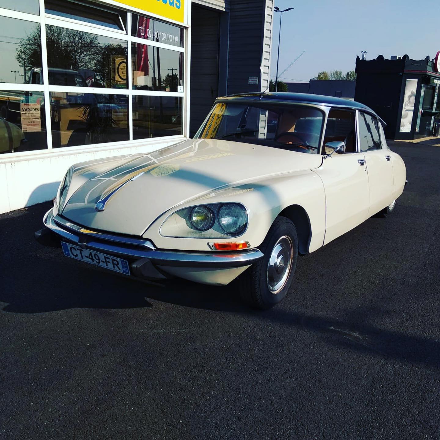 Citroëne DS 1972 Vue avant gauche contrôlée au 