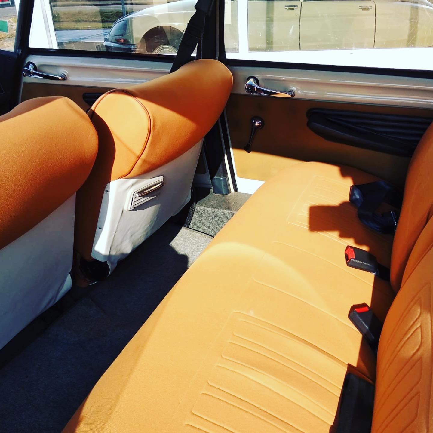 Citroëne DS 1972 Vue intérieur arrière contrôlée au 