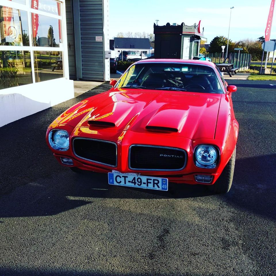 Pontiac Firebird Formula 350 de 1971 Vue face contrôlée au 