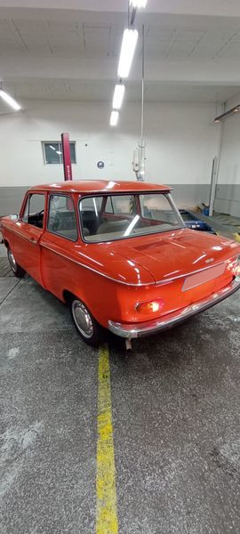 NSU 1971 Vue arrière contrôlée au Votre centre de contrôle technique automobile, camping cars et utilitaires jusqu'à 3.5 T situé dans le centre d'Angers rue Volney. Déposez votre véhicule dans notre parking couvert, rencontrez nos 4 contrôleurs souriants qui vous accueillent depuis plus de dix ans avec ou sans rendez-vous.