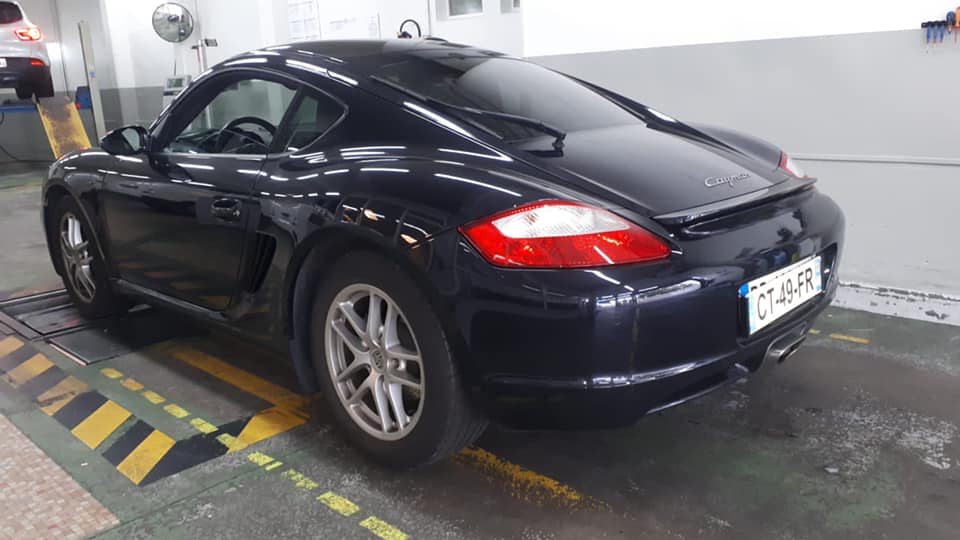 Porsche 987 cayman 2006 Vue arrière contrôlée au Votre centre de contrôle technique automobile, camping cars et utilitaires jusqu'à 3.5 T situé dans le centre d'Angers rue Volney. Déposez votre véhicule dans notre parking couvert, rencontrez nos 4 contrôleurs souriants qui vous accueillent depuis plus de dix ans avec ou sans rendez-vous.